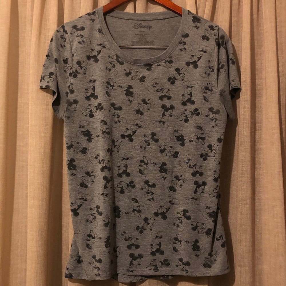 ❌SOLD ❌ All Over Mickey/Minnie Tee